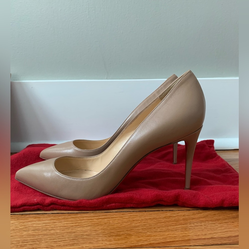 Christian Louboutin AUTHENTIC Pigalle Follies 85 Nappa high heel